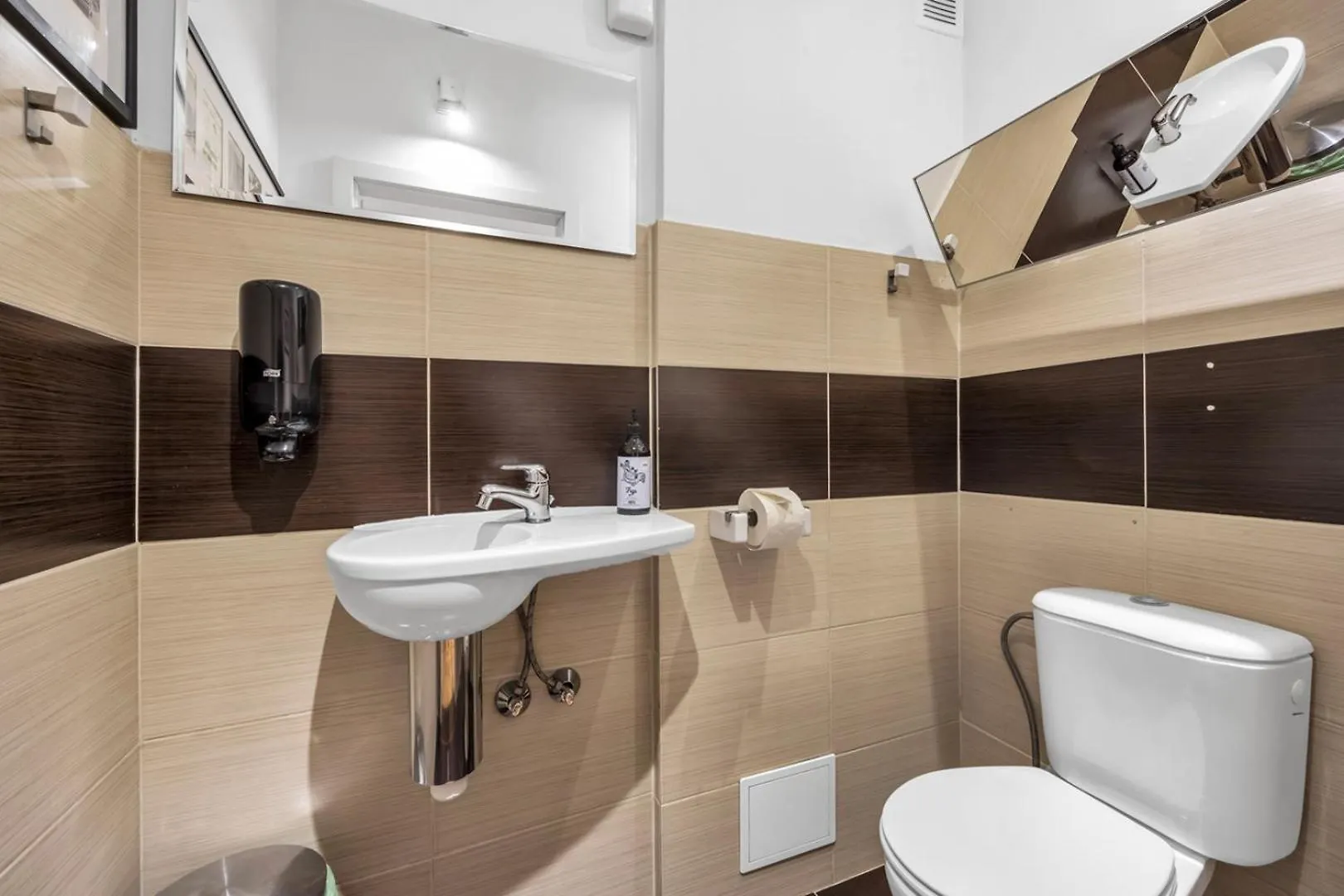 Plac Zbawiciela Spacious Apartment Warsaw